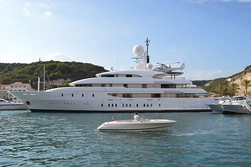 yacht